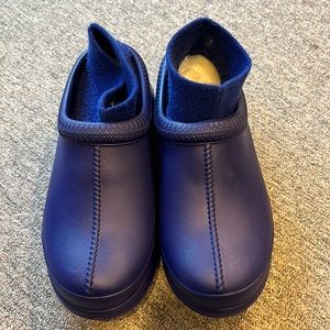 UGGS Tasman. Unworn.